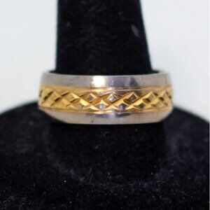 Size 9, Vintage Mountains Engraved Silver Tone Ring by Spikes Titanium - T22